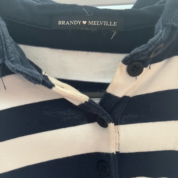 Brandy Melville Long Sleeve Collared Shirt - Picture 4 of 4